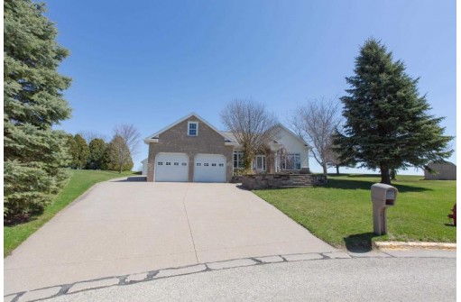 730 Malone Dr, Platteville, WI 53818