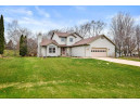 6771 Moonlight Cir, Sun Prairie, WI 53590