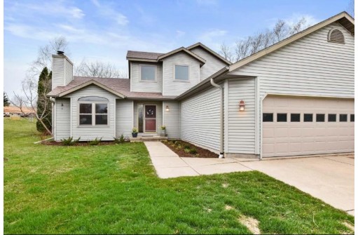 6771 Moonlight Cir, Sun Prairie, WI 53590