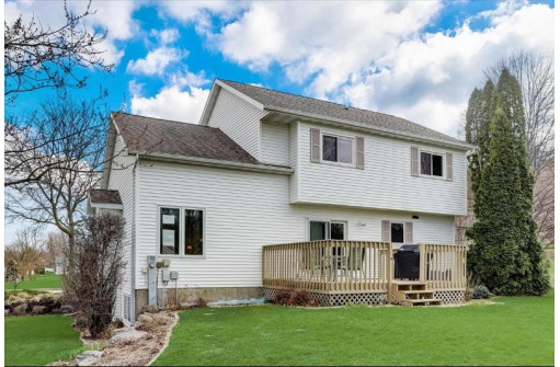 401 Tiarella Tr, Cottage Grove, WI 53527