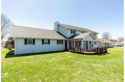 W8734 Niblick Rd, Beaver Dam, WI 53916