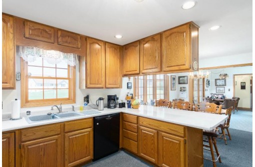 W8734 Niblick Rd, Beaver Dam, WI 53916