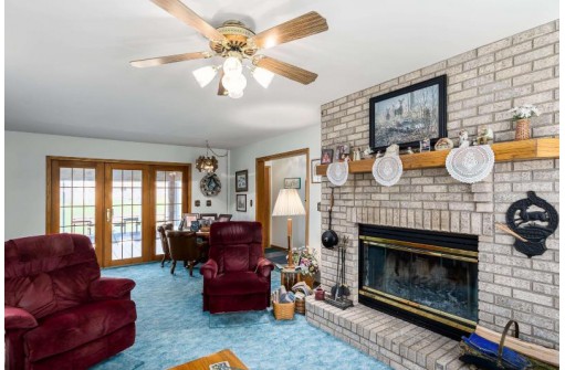 W8734 Niblick Rd, Beaver Dam, WI 53916