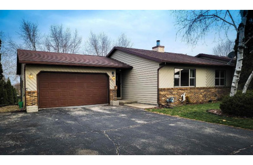 631 Wood Violet Ln, Sun Prairie, WI 53590