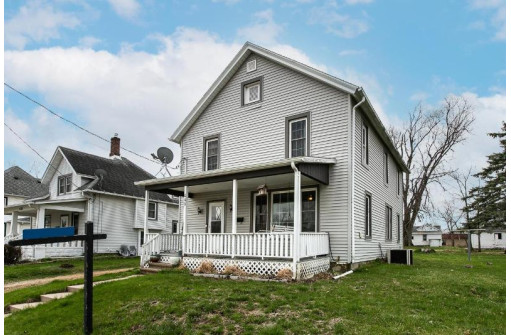 440 N 4th St, Platteville, WI 53818