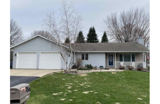 259 Niehoff Dr, Fall River, WI 53932