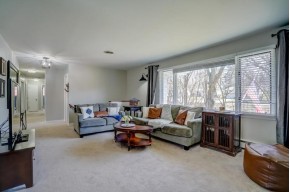 10 N Kenosha Dr