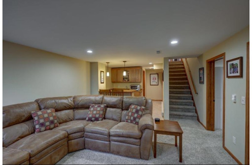 3841 Drumlin Ln, Madison, WI 53719