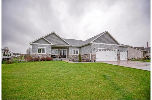 4990 Meadow Side Ln, Waunakee, WI 53597