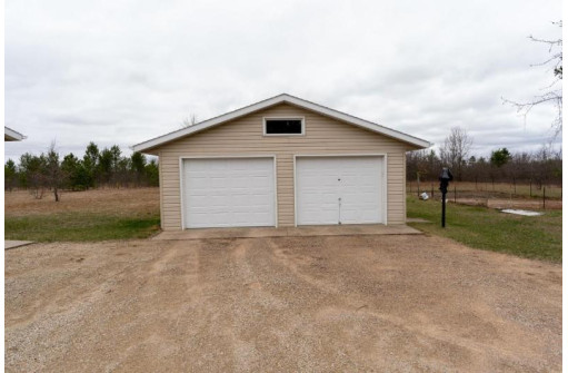 824 7th Ave, Hancock, WI 54943