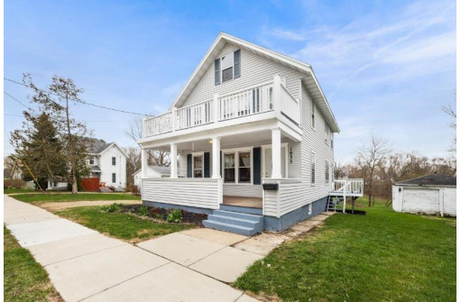 1033 Vernon St, Stoughton, WI 53589