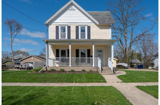 233 N Chatham St, Janesville, WI 53548