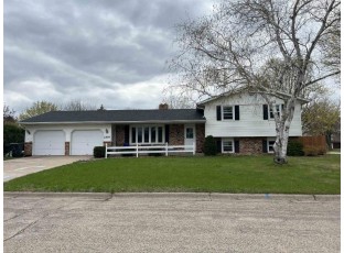 1305 S 13th St Prairie Du Chien, WI 53821