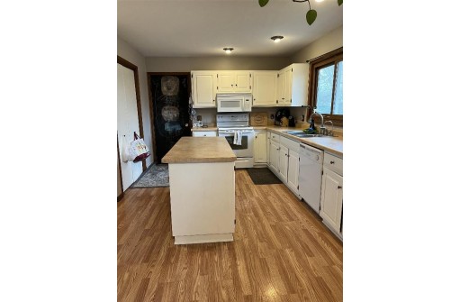 1305 S 13th St, Prairie Du Chien, WI 53821