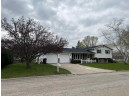 1305 S 13th St, Prairie Du Chien, WI 53821