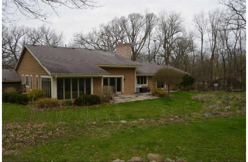 422 Windwood Cir, Edgerton, WI 53534