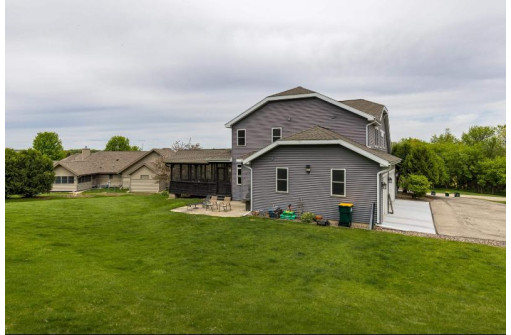 7331 Meadow Valley Rd, Middleton, WI 53562