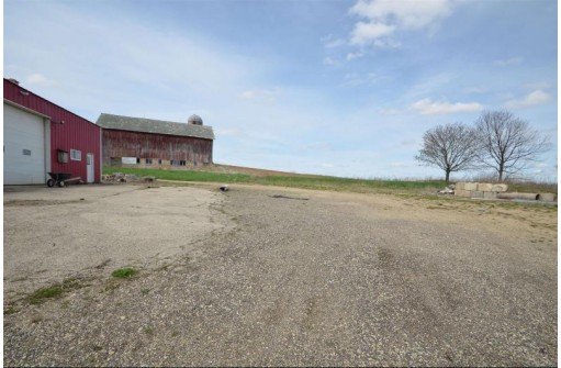 1177 County Road Pb, Belleville, WI 53508