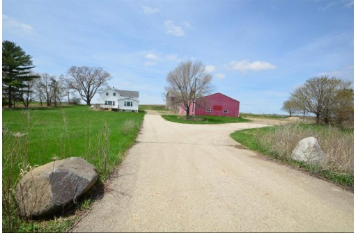 1177 County Road Pb, Belleville, WI 53508