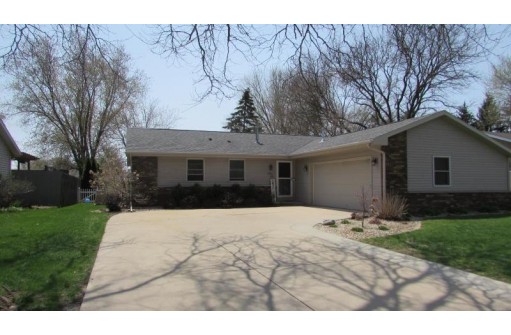 4262 Skyview Dr, Janesville, WI 53546-2123