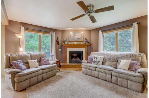 3763 Naturaledge Ct, Sun Prairie, WI 53590