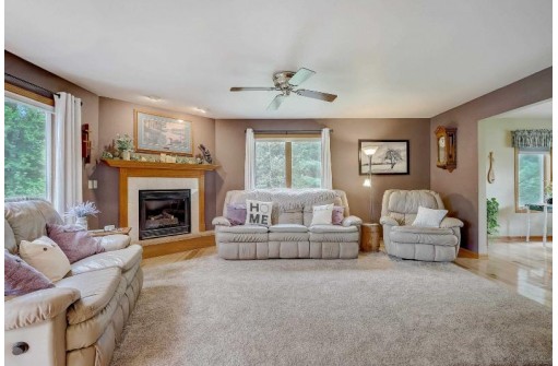 3763 Naturaledge Ct, Sun Prairie, WI 53590