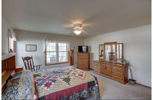 178 N Musket Ridge Dr, Sun Prairie, WI 53590