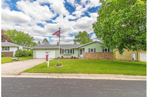 202 Springview Dr, Marshall, WI 53559