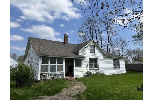 1114 S 9th St, Prairie Du Chien, WI 53821