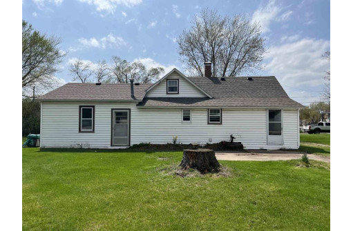 1114 S 9th St, Prairie Du Chien, WI 53821