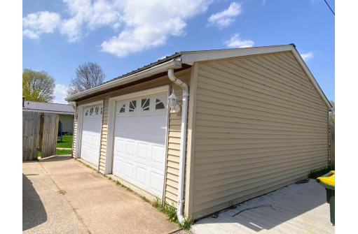 314 S State St, Prairie Du Chien, WI 53821