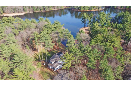 492 Blass Lake Dr, Lake Delton, WI 53940