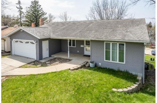 110 S Oak St, Reedsburg, WI 53959