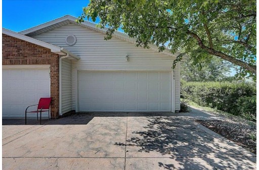 6764 Pima Dr, Madison, WI 53719