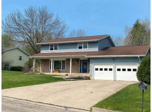 512 Woodview Ln Dodgeville, WI 53533