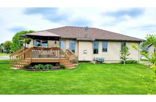 1407 Broadway Dr, Sun Prairie, WI 53590