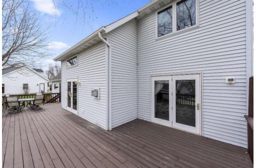 699 Ridge View Ln, Oregon, WI 53575