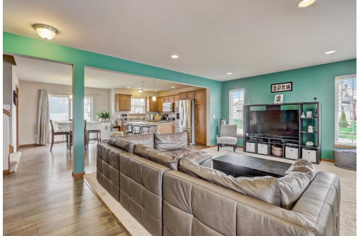 202 Alton Dr, Madison, WI 53718