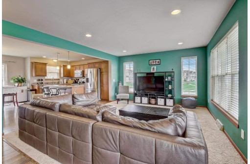 202 Alton Dr, Madison, WI 53718