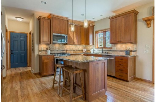 3948 Timber Ln, Verona, WI 53593