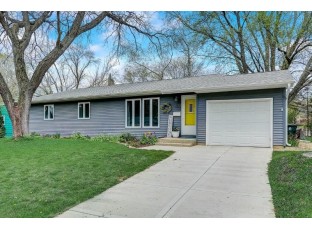 5922 Meadowood Dr Madison, WI 53711