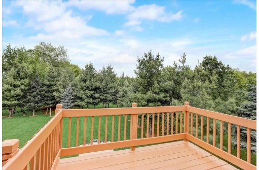 6348 Irving Dr, Sun Prairie, WI 53590