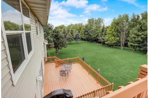 6348 Irving Dr, Sun Prairie, WI 53590