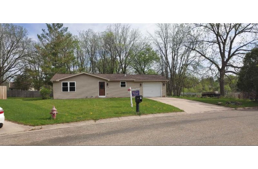 718 Walker Way, Edgerton, WI 53534