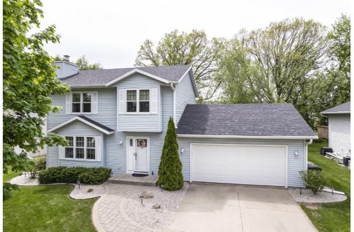 1010 Huntington Dr, Sun Prairie, WI 53590