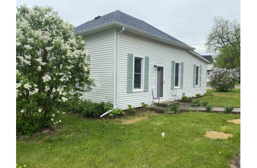 408 Main St, Hollandale, WI 53544