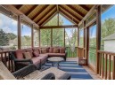 1007 Franconia Ct, Waunakee, WI 53597