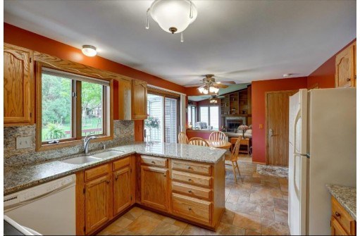 2 Wembly Cir, Madison, WI 53719-3110