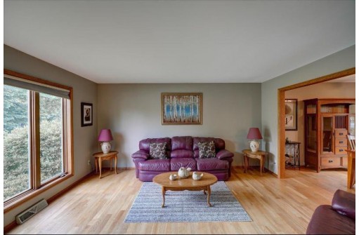 2 Wembly Cir, Madison, WI 53719-3110