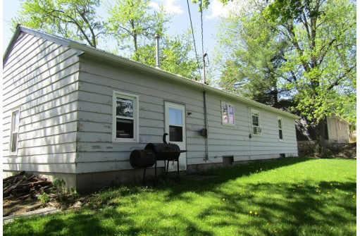 320 Joy Ave, Ripon, WI 54971